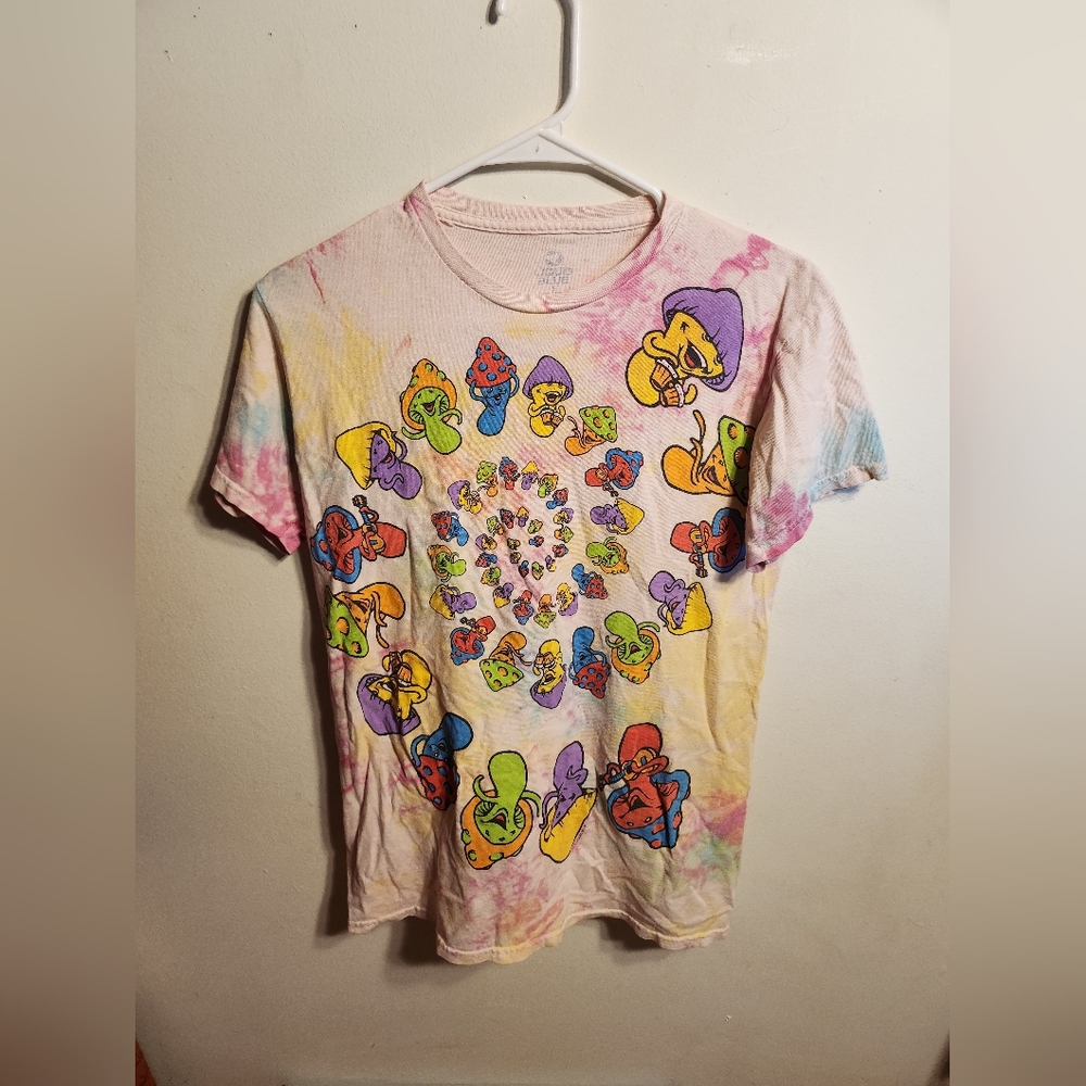 Tie dye mushroom t-shirt